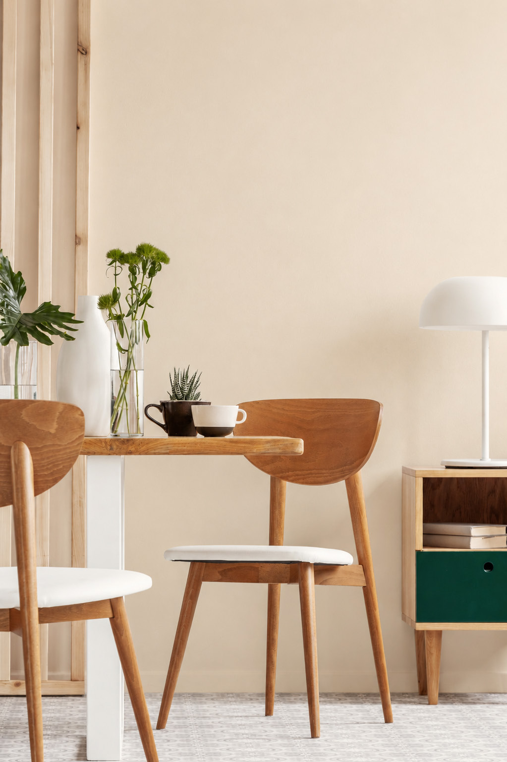Interno luminoso in legno naturale